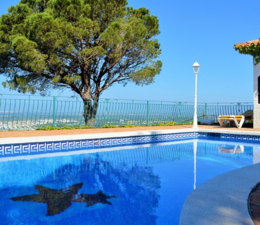 Čistý bazén bez námahy. Stačí začať v správnom čase