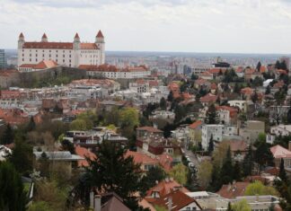 Viedeň, Praha a Budapešť už poznajú svoju hodnotu. Bratislava má jednu výhodu, ktorú iné metropoly nemajú